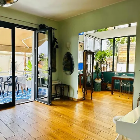 Iris Villa *